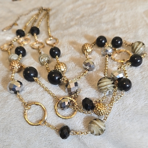 #173 Elegant Gold and Black Beaded Necklace - Picture 2 of 3